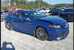 تۆیۆتا کامری